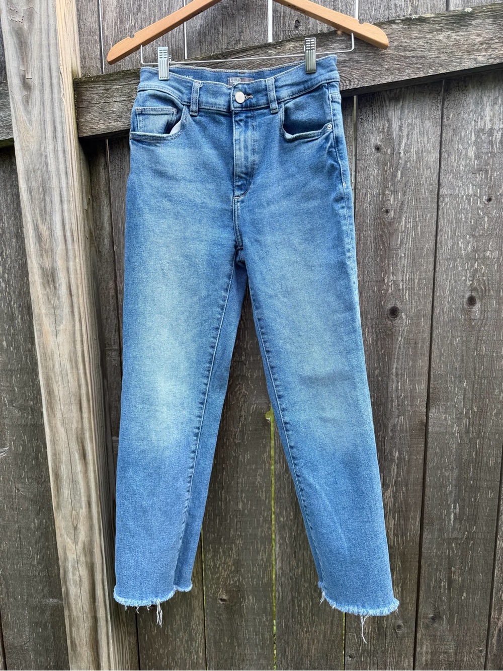 DL1961 Women's Straight Leg Jeans in Light Blue Wash